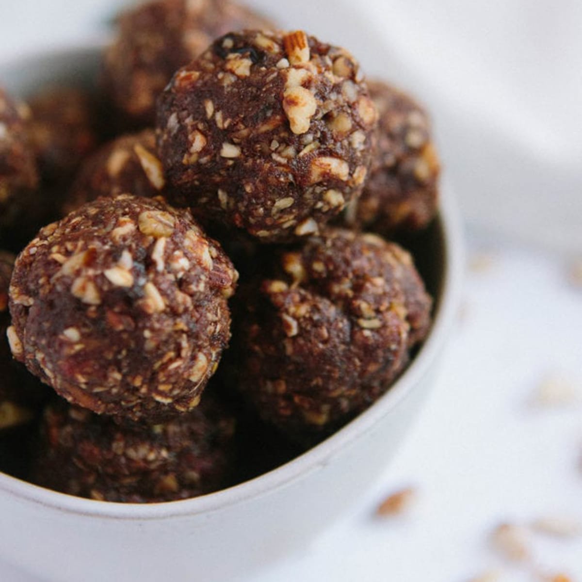 Raw Cacao Energy Balls Recipe - Well Vegan